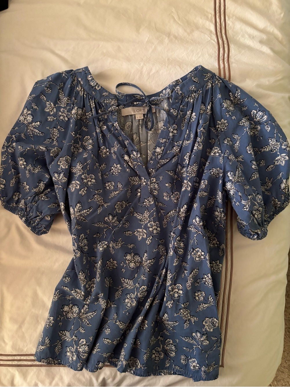 LOFT Blue Floral Tie-Back Puff-Sleeve Blouse